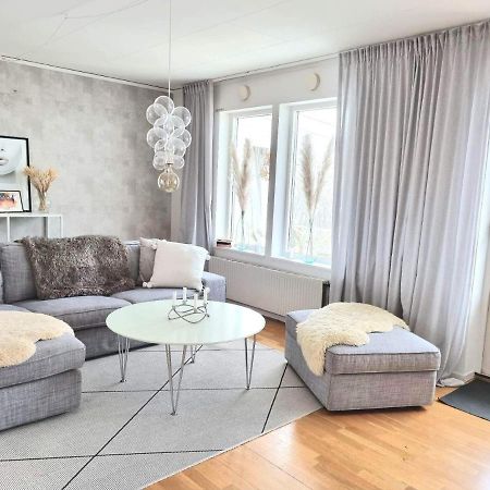 Вилла Hus I Lugnt Omrade, 15 Min Fran Oerebro Vintrosa Экстерьер фото