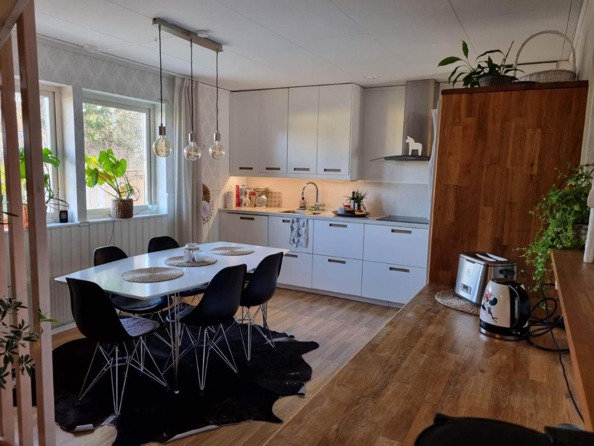 Вилла Hus I Lugnt Omrade, 15 Min Fran Oerebro Vintrosa Экстерьер фото